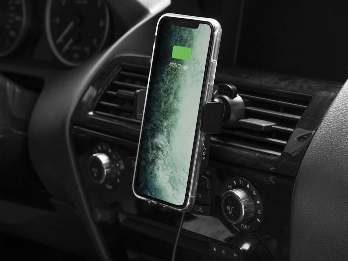 totallee Wireless Car Charger powers devices up to 10 watts and has an automatic closure