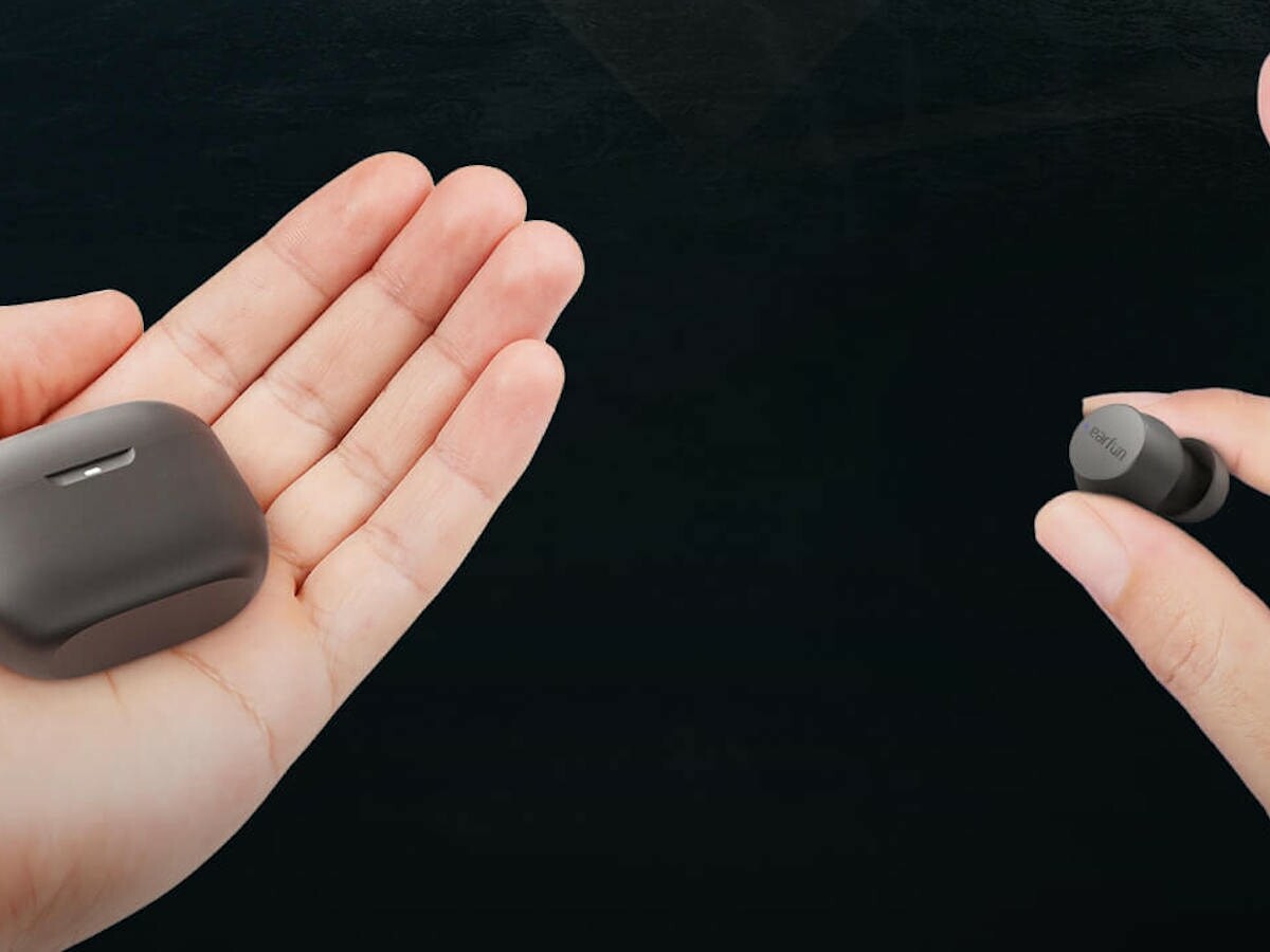 EarFun Free Mini lightweight earbuds have a featherlight weight of only