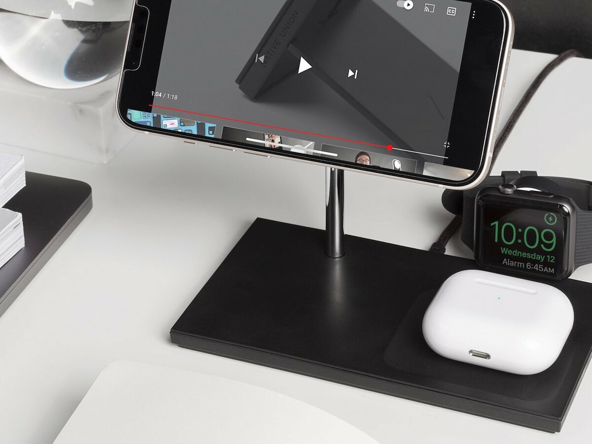 Native Union Snap 3-in-1 Magnetic Wireless Charger powers up 3 Apple gadgets at once