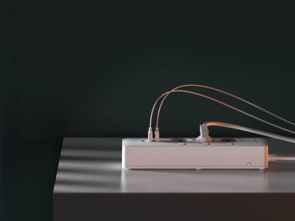 Koogeek O1EU Outlet is compatible with Apple HomeKit, Google Assistant, and Amazon Alexa