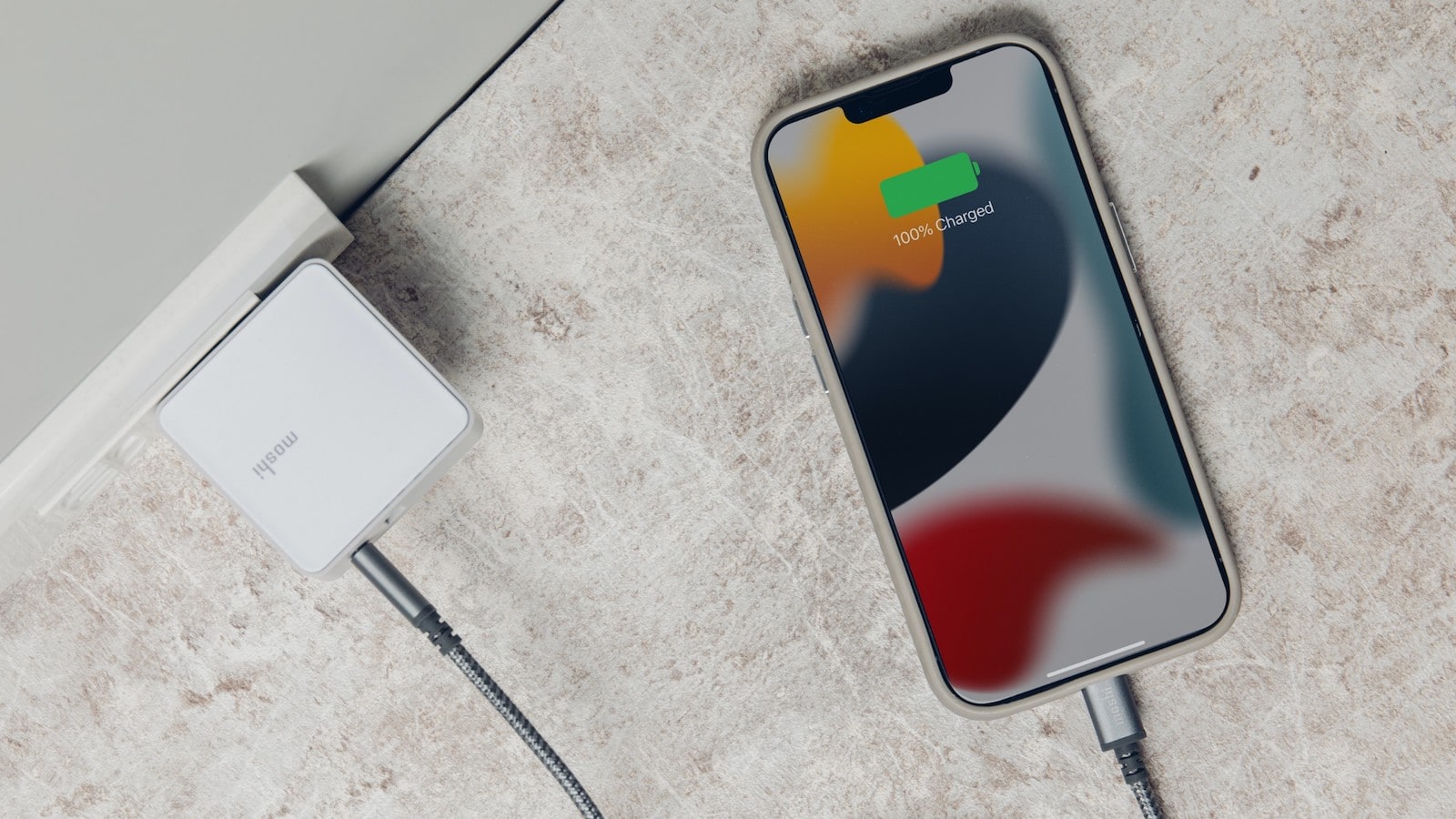 Moshi Qubit USB-C Charger supports fast charging for compatible