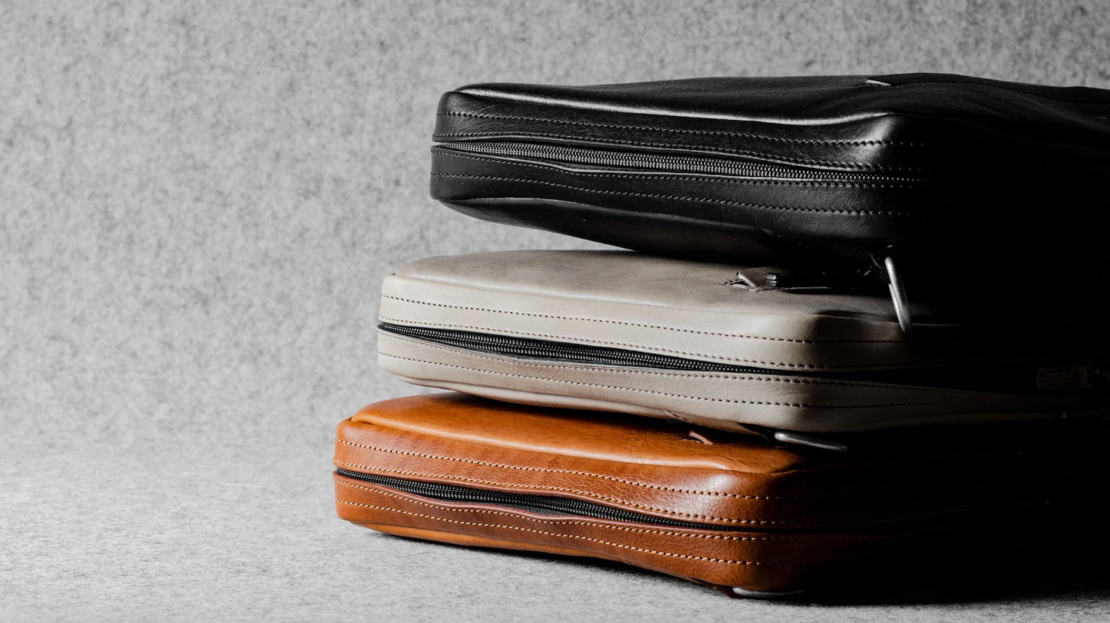 hardgraft Front to Back Briefcase looks the same from every angle for