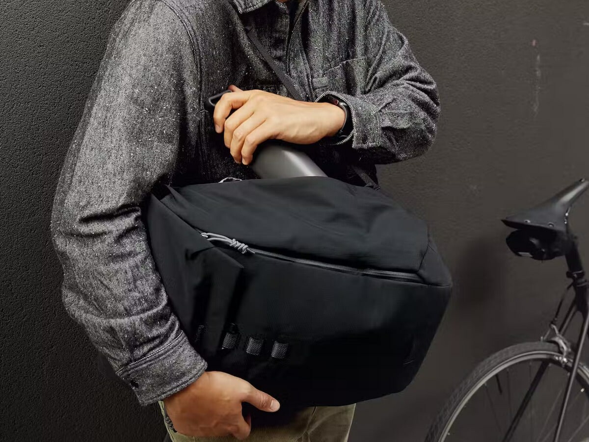 Bellroy Venture Backpack 22L provides extra contoured padding and lumbar support