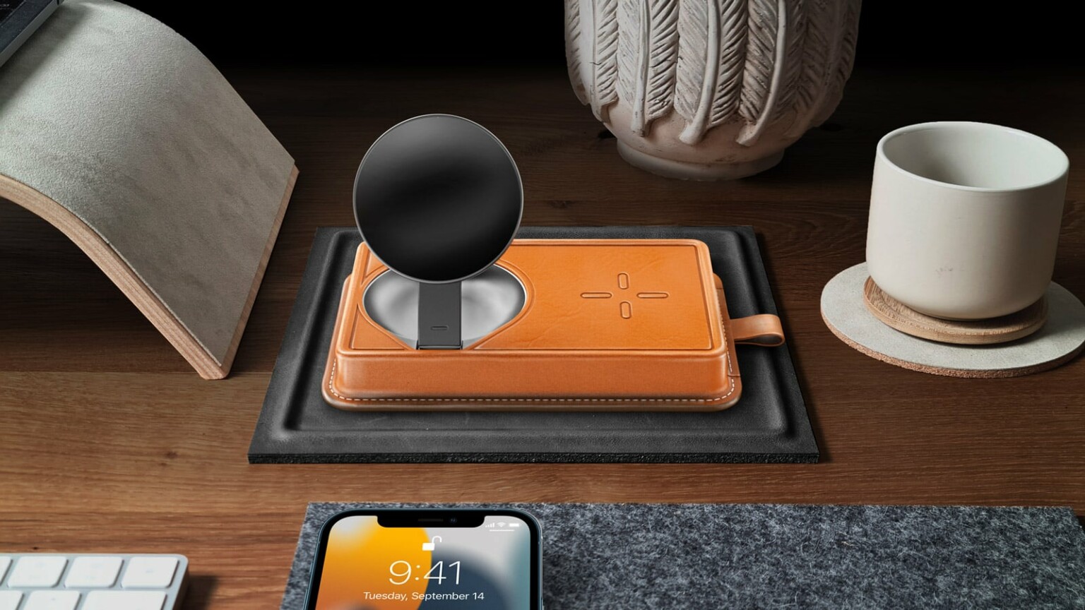 VogDUO 3in1 leather wireless charger looks great and is portable