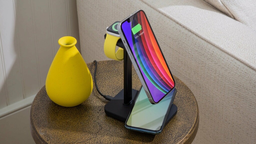 Must-have iPhone and iPad stands for your workspace