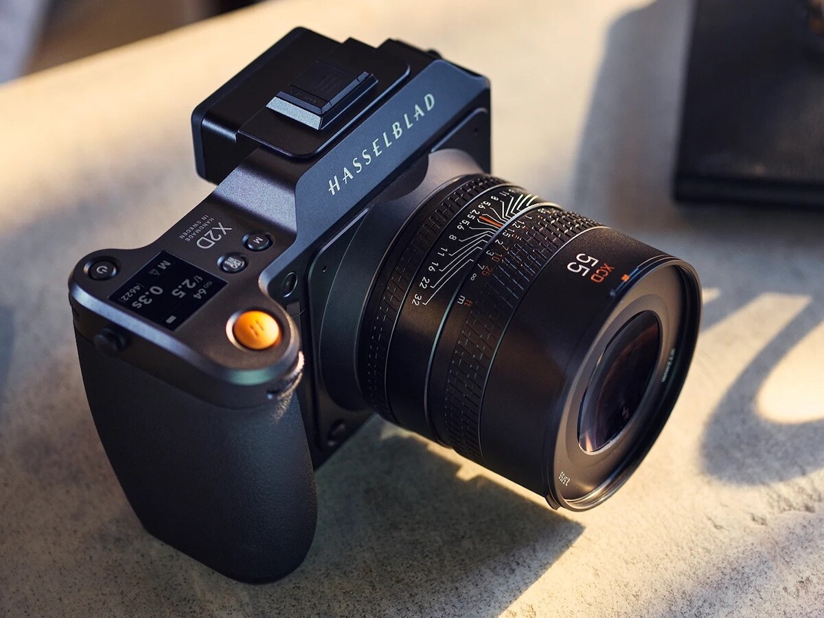 Hasselblad X2D 100C medium-format mirrorless digital camera body has a 100 MP CMOS sensor