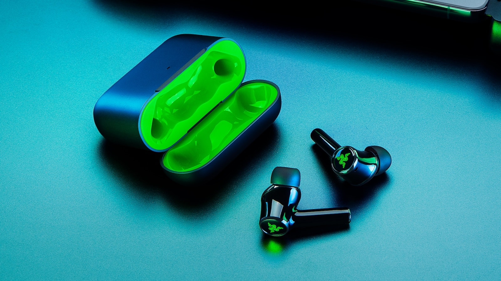 Razer Hammerhead HyperSpeed for Xbox wireless gaming earbuds
