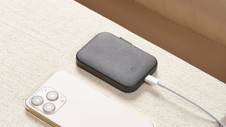 Lexon Softpower Magbank wireless battery pack supports MagSafe for quick wireless charging