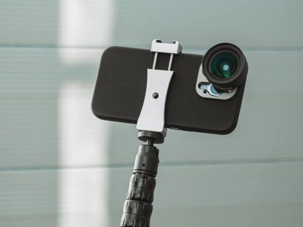 SANDMARC Pole – Film Edition for iPhone 14 has an all-aluminum construction for durability