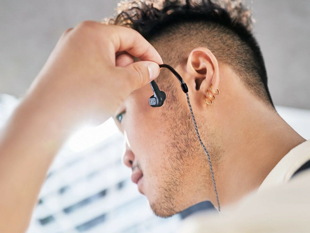 Sennheiser IE 200 highfidelity earbuds offer extremely precise and