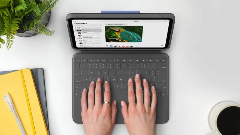 Logitech Rugged Folio ultra-protective iPad <em class="algolia-search-highlight">keyboard</em> case comes with a Smart Connector