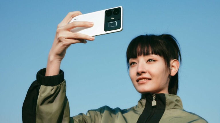 realme GT3 fast-charging smartphone reaches a 100% charge in fewer than 10 minutes