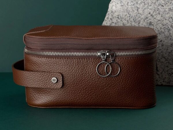 Capra Leather Toiletry men’s essentials bag has a full-open design for complete visibility