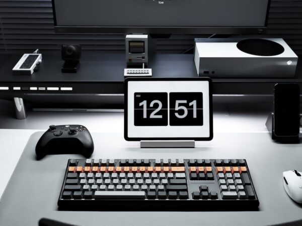 Hexcal Studio advanced all-in-1 workstation offers a server-grade desktop power supply