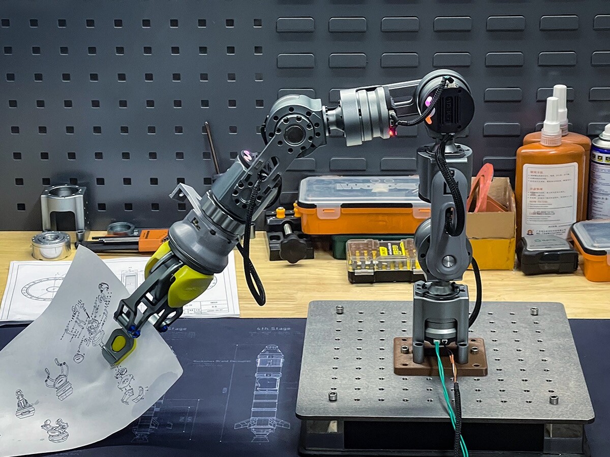 Lucid ONE AI-planning robotic arm boasts 7 degrees of freedom and requires no code