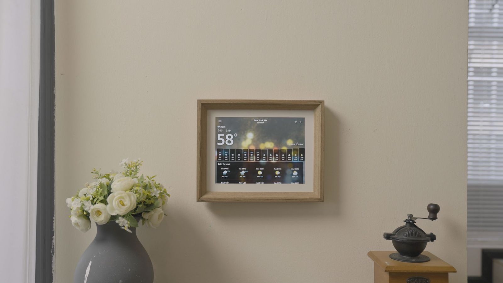 These iPad digital photo frames reimagine uses for old iPads