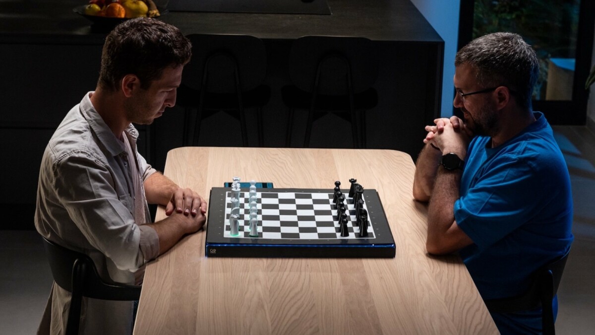 AI-enabled chess set moves virtual opponents on a real board