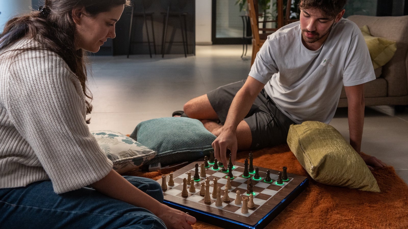 GoChess smart robotic chessboard - Geeky Gadgets