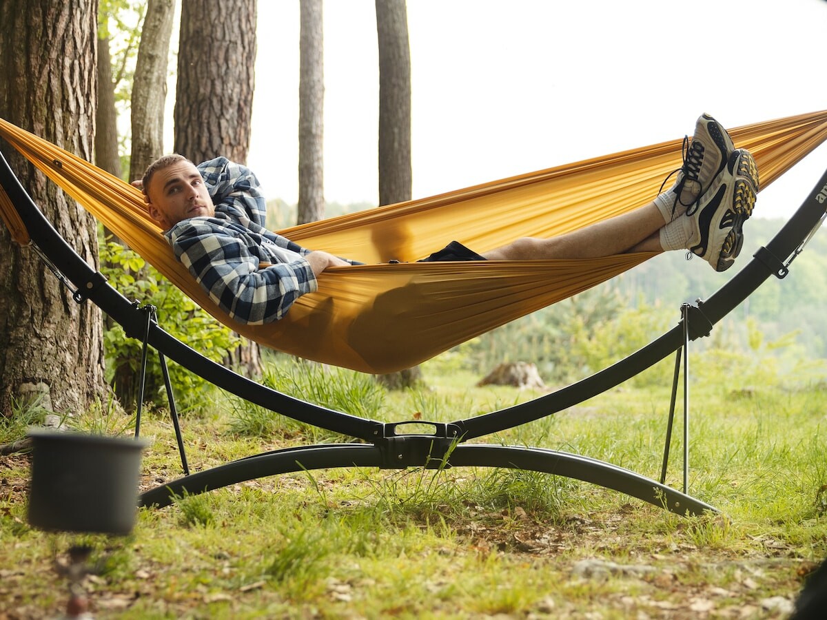 anymaka portable hammock stand sets up in 3 seconds