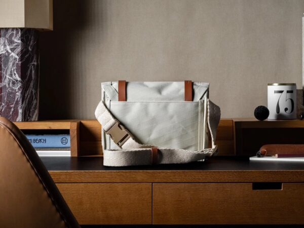 hardgraft H Small Messenger Bag is easy to carry but roomy enough for your essentials