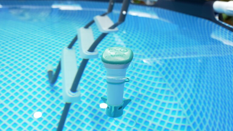 iopool EcO smart pool monitor sends its water analysis directly to your smartphone