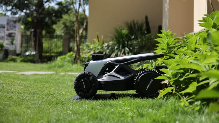 AIRSEEKERS TRON AI robotic lawn mower can intelligently plan efficient mowing paths