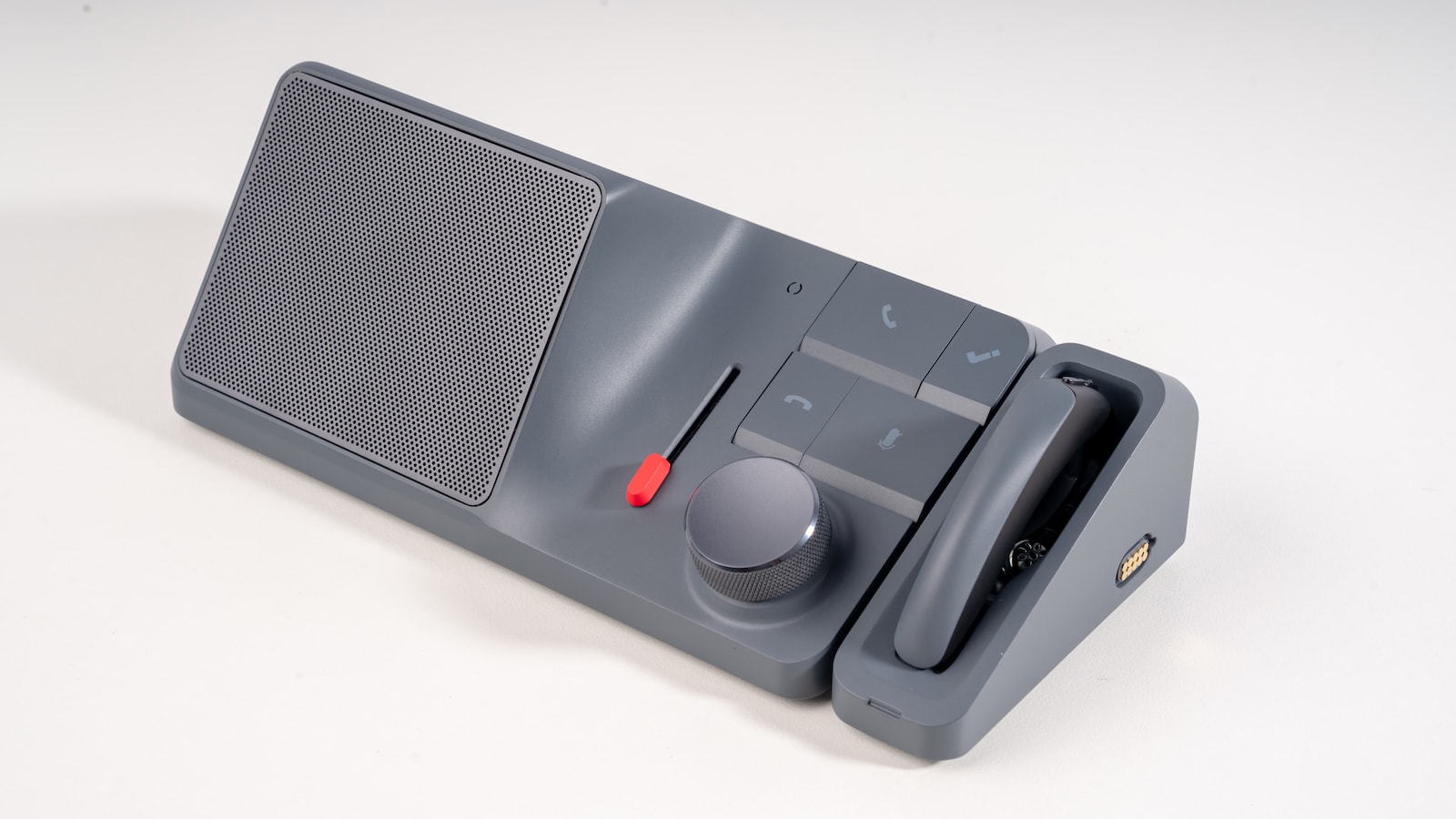 This ChatGPT-powered audio dock offers AI summaries & more