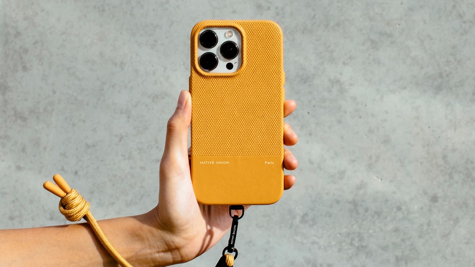 This classic case for iPhone 15 uses plant-based Yatay for