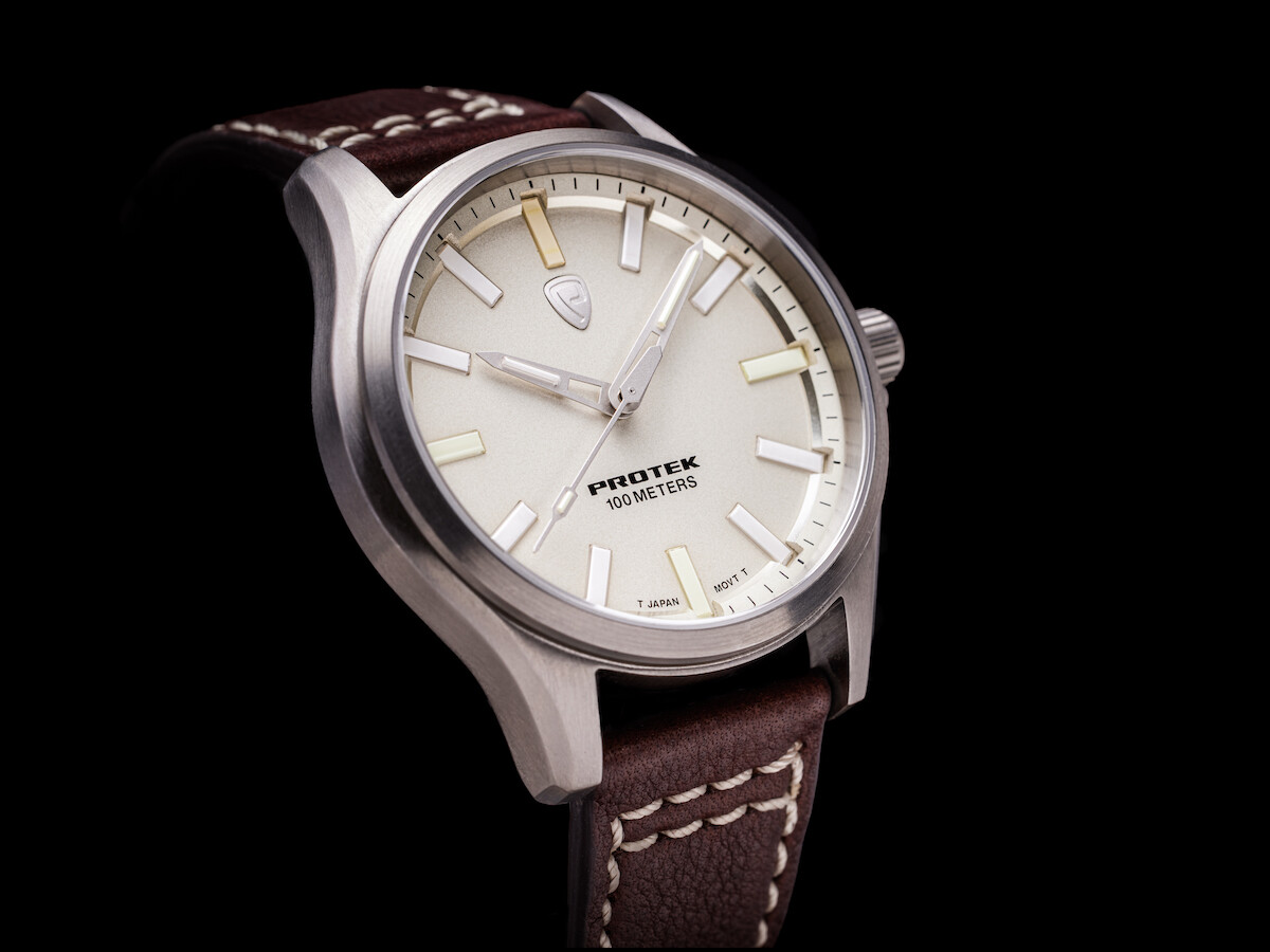 ProTek Series 3000 titanium field watch has a superlative night lume that glows for 25 yrs ProTek Series 3000 titanium field watch has a superlative night lume that glows for 25 yrs