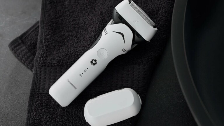Panasonic Star Wars ARC3 Special Edition Stormtrooper Shaver has a 3-blade system