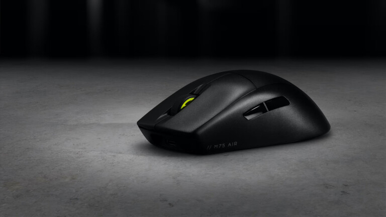 CORSAIR M75 AIR ultra-lightweight wireless gaming mouse has an adjustable DPI range