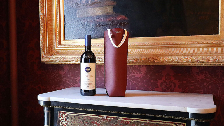 Chandra Keyser La Borsa da Vino luxury wine carrier is a zero-waste, circular product