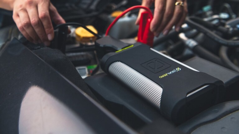 Goal Zero Venture Jump 800-amp emergency kit jumpstarts your car without another vehicle