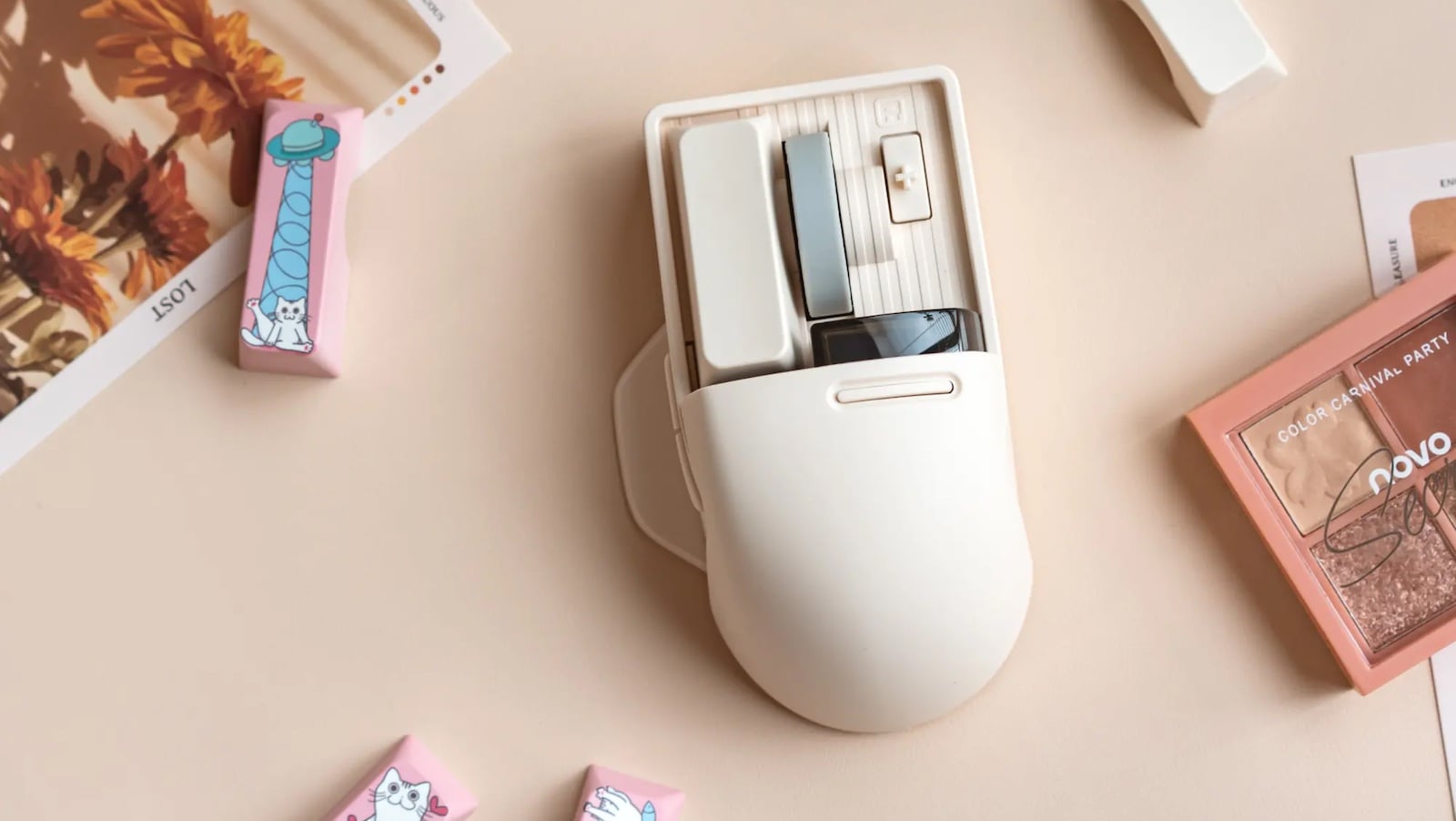 This PBT wireless mouse is comfortable and has customizable keycaps