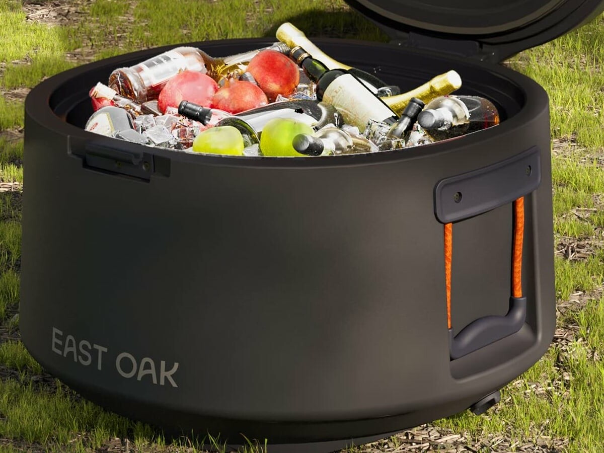 East Oak Rotomolded Hard Cooler has 3″ insulated walls that keep drinks cold for days
