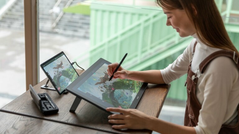Huion Kamvas Pro 19 pen display has an 19.4″ 4K screen ideal for your artistic creations