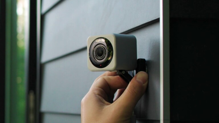 Wyze Cam v4 security camera delivers crystal-clear images and video even at night
