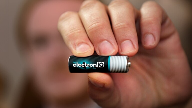 ElectronIQ SmartCell 6-in-1 smart battery makes AA/AAA/9V-powered devices trackable and more