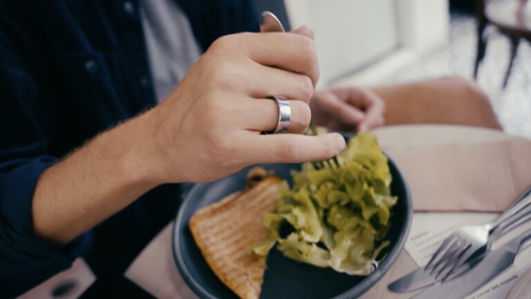 Kuura Ring all-in-one health tracking smart ring seamlessly integrates into your daily life