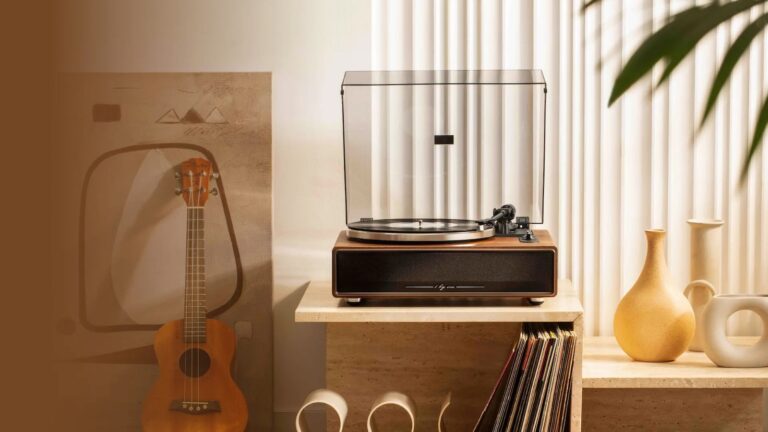 1byone High Fidelity Belt Drive Turntable with Built-in Speakers, Bluetooth on Gadget Flow