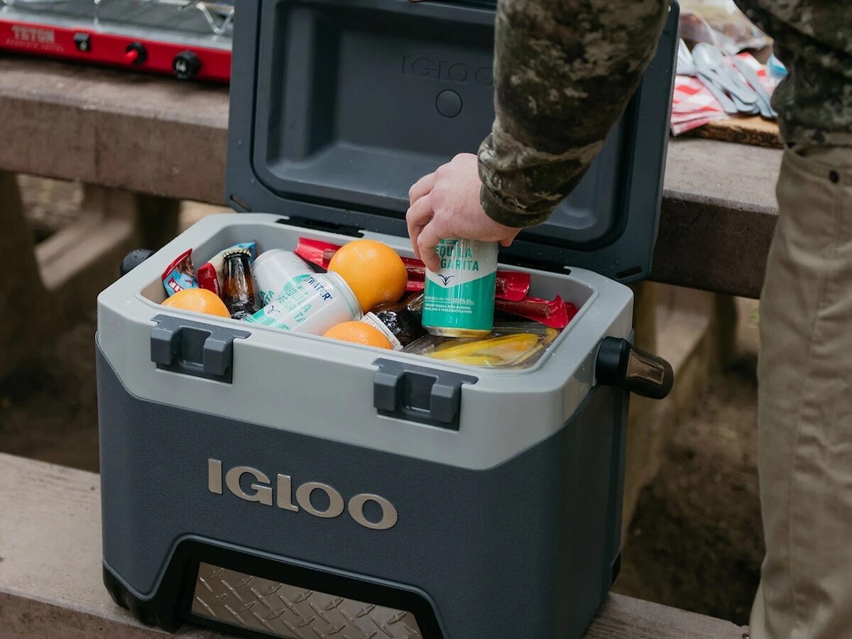 Igloo BMX Hard Coolers: Lightweight, Durable 25-72QT Insulated Ice Chests on Gadget Flow