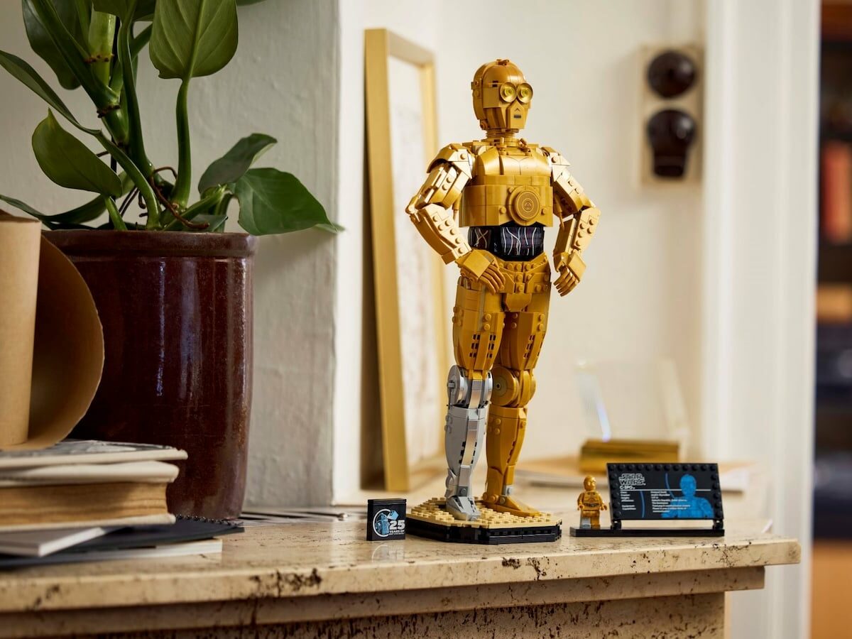 LEGO Star Wars C-3PO: Buildable Collectible Droid Figure Set for Adults on Gadget Flow