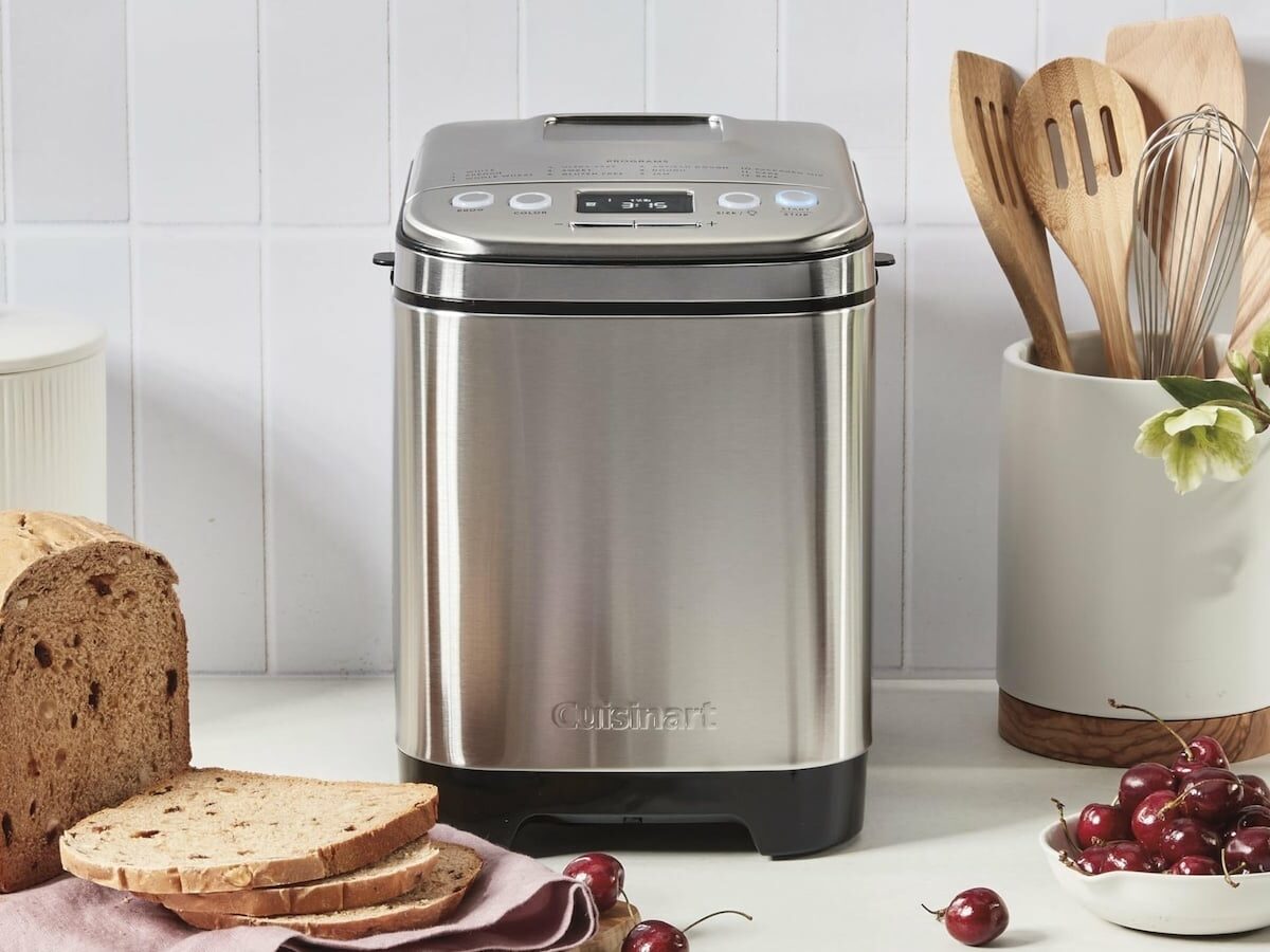 Cuisinart CBK-110P1: Compact Automatic Stainless Steel Bread Maker on Gadget Flow