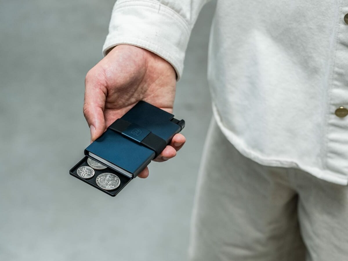 Cardholder Pro: Slim Smart Wallet With 100% Recycled Aluminum by Ekster on Gadget Flow