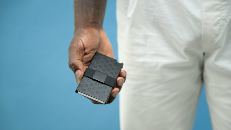 Cardholder: Space-Grade Aluminum Smart Wallet by Ekster X Smiley on Gadget Flow