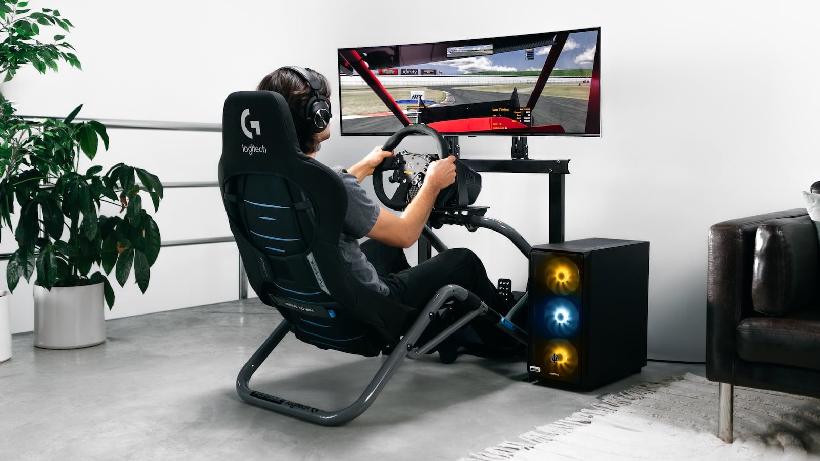 MOMO X Logitech G SIM GT 320 RACING WHEEL boasts realism!