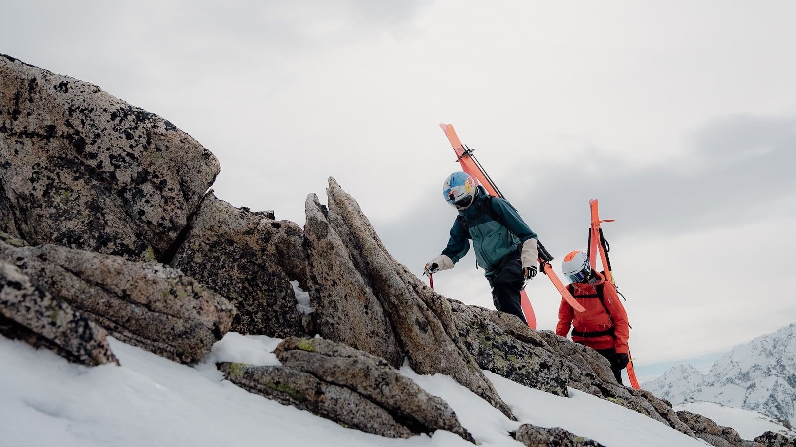 This ski helmet with speakers allows easy communication