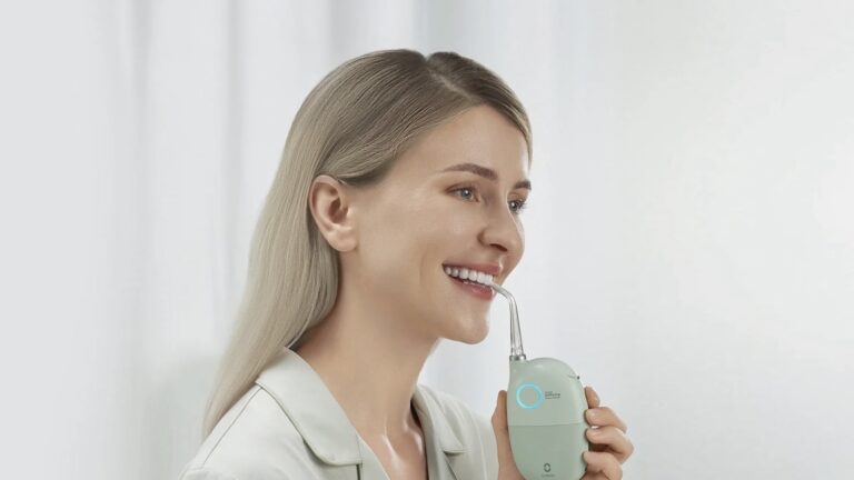 Oclean A10 AirPump Water Flosser: Palm-Size Design and Up to 40-Day Battery Life