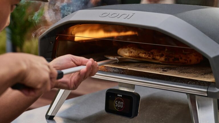 Ooni Koda 2 Pro: 18″ Gas-Powered Outdoor Pizza Oven with a Huge Temperature Range