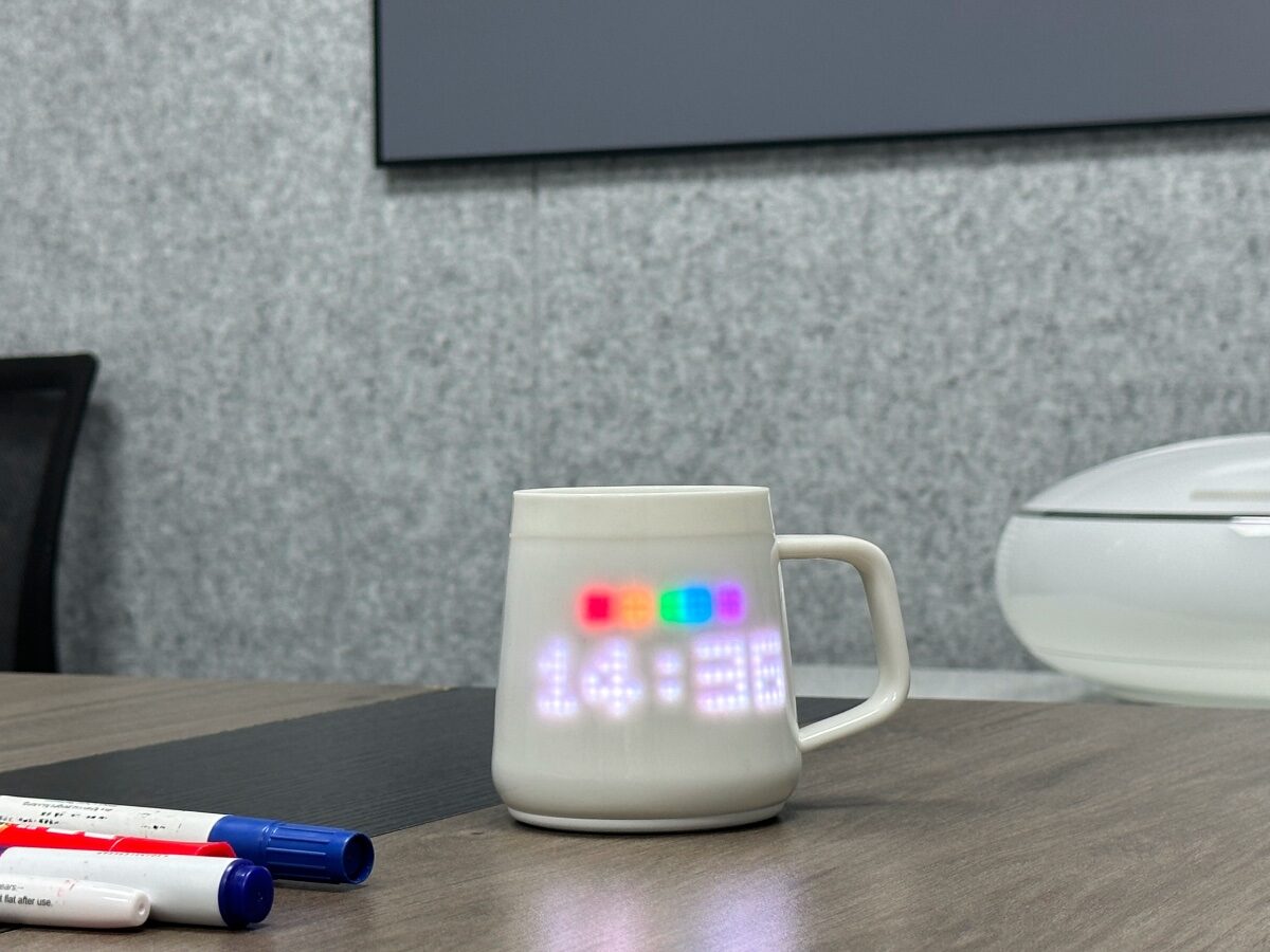 PixelMug P1: AI-Enhanced Mug with Pixel Display for Interactive Fun and Smart Reminders